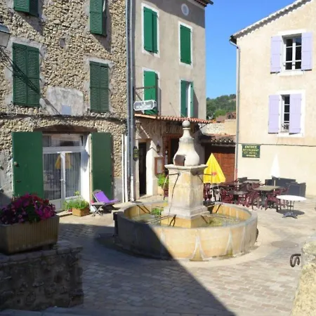 Hotel La Fontaine Saint-Martin-de-Brômes
