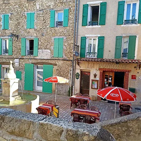 La Fontaine ホテル 2*