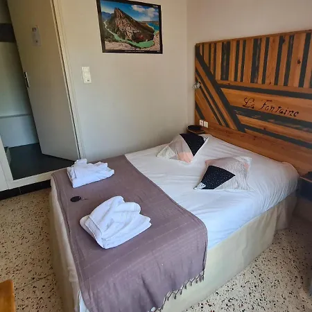 La Fontaine ホテル 2*