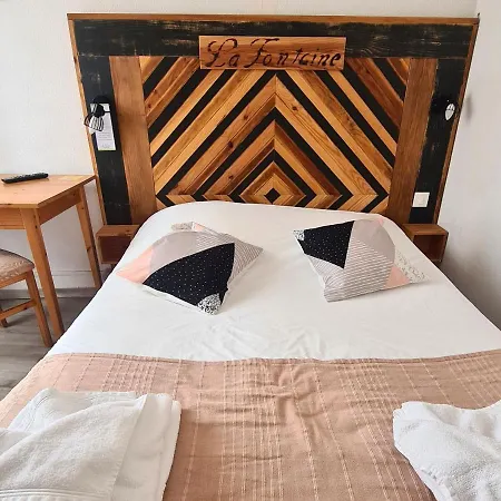Hotel La Fontaine Saint-Martin-de-Brômes