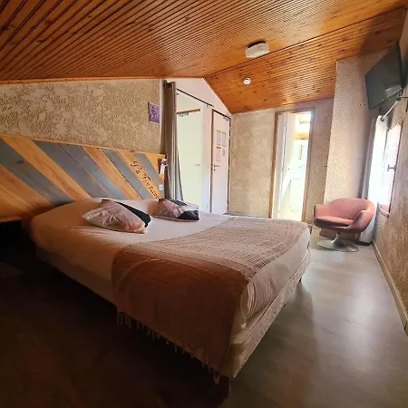 La Fontaine ホテル 2*